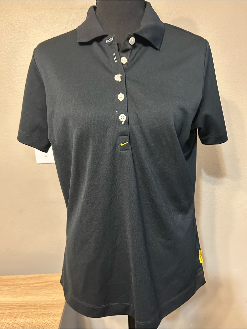 Nike LIVESTRONG Women’s Large Black Dri-FIT Golf Polo Shirt Yellow Swoosh